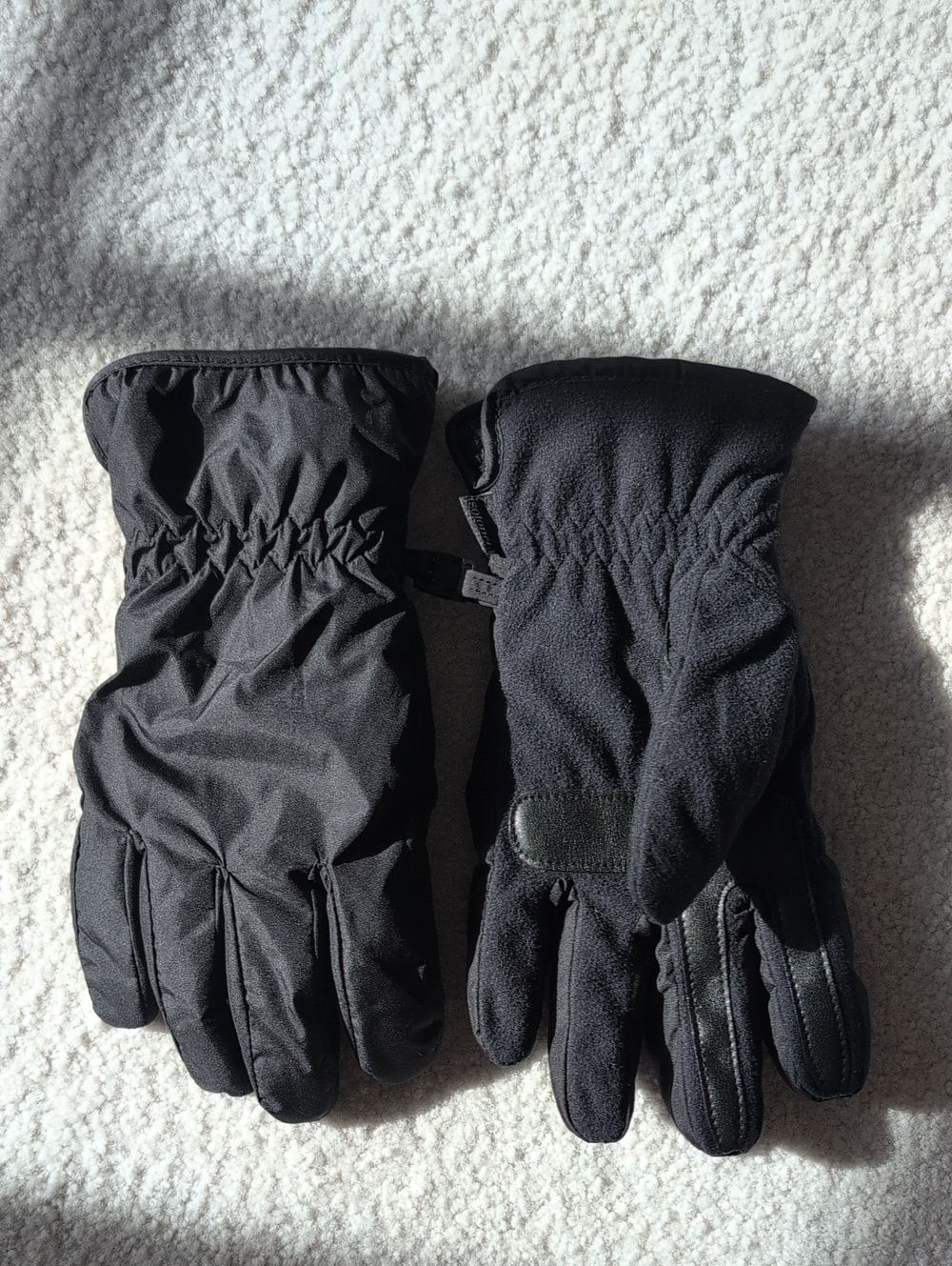 isotoner Black Men's Insulated Cold-Weather Gloves